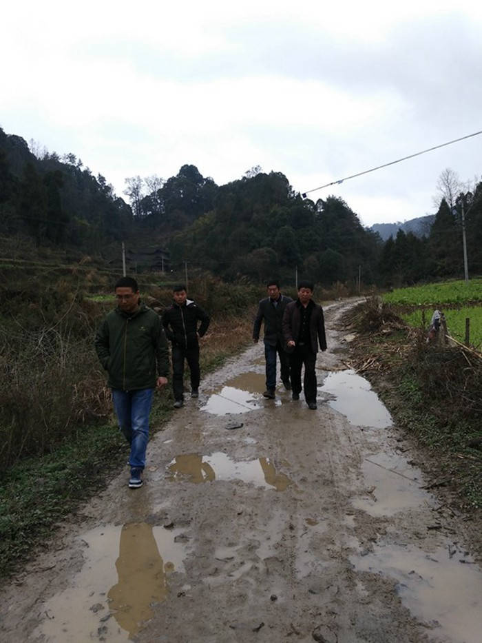 九龍地礦公司扶貧蹲點回訪紀實