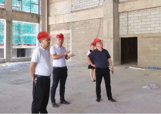 銅仁城交集團九龍地礦投資開發公司董事長王剛到在建項目調研指導工作